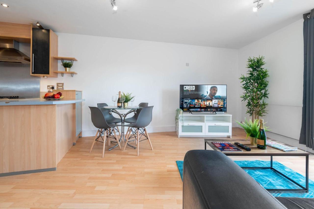City Centre - Two Bedroom Apartment - Juliet Balcony - Secure Parking - Wifi - Smart Tv Birmingham Exterior foto
